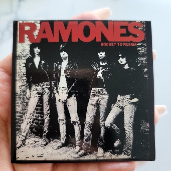 SET of 3 Rock N Roll Magnets RAMONES ROLLING STONES GUNS N ROSES - Picture 4 of 7